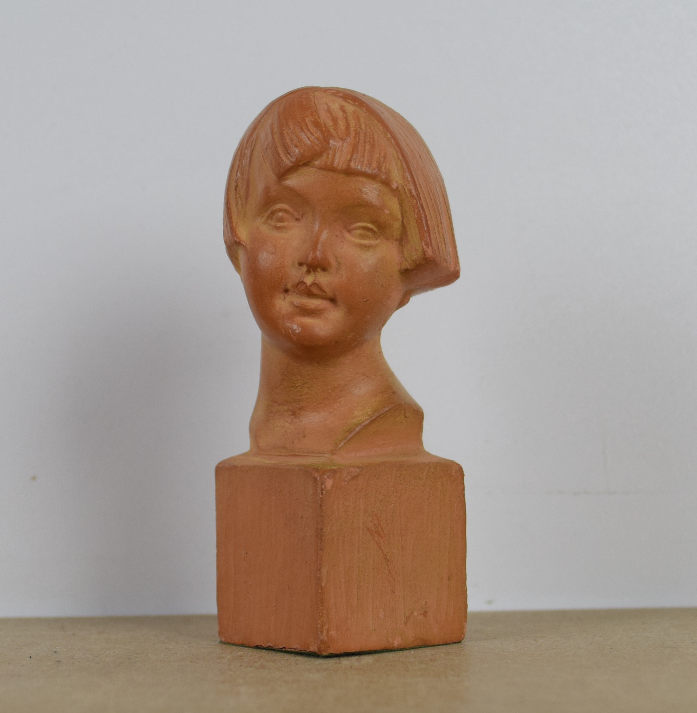 sculpture Jeune fille des années 30   portrait  terre cuite  1ère moitié 20e siècle