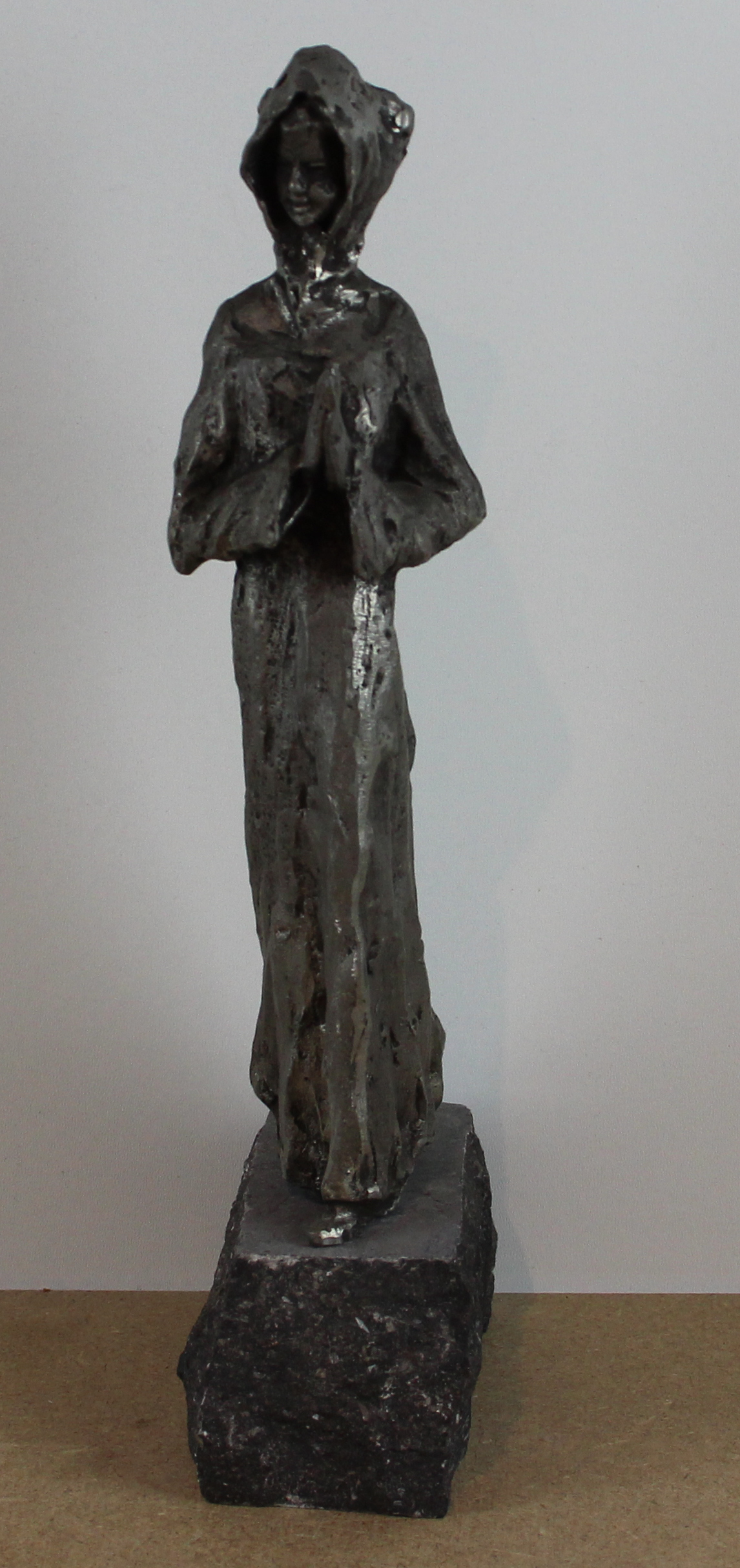 sculpture Le sacristain  Patris Ernest personnage,religieux    2ime moiti 20e sicle