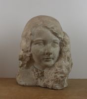 sculpture La jeune fille   personnage    2ième moitié 20e siècle