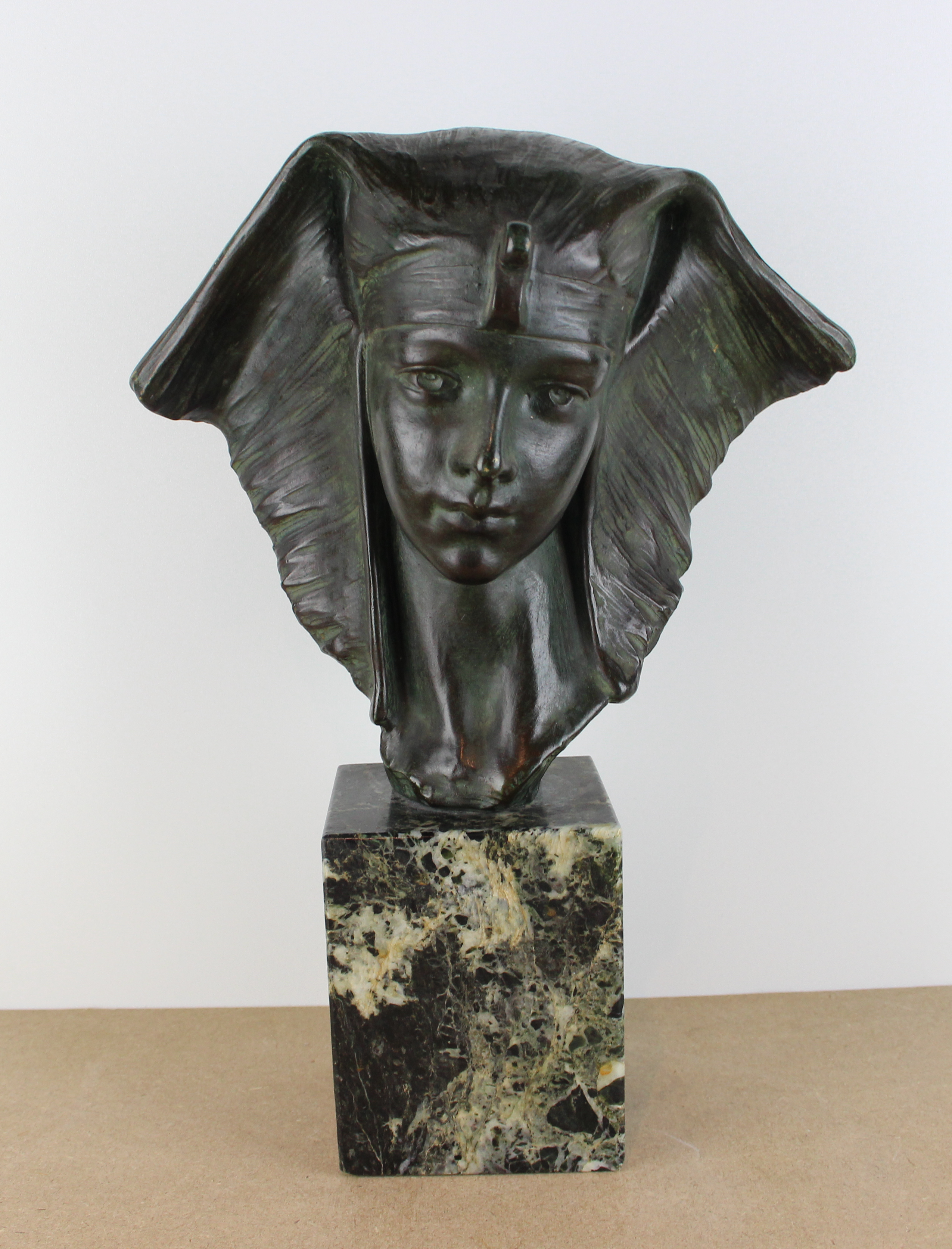 sculpture L’gyptienne  Carli G personnage,portrait  terre cuite  