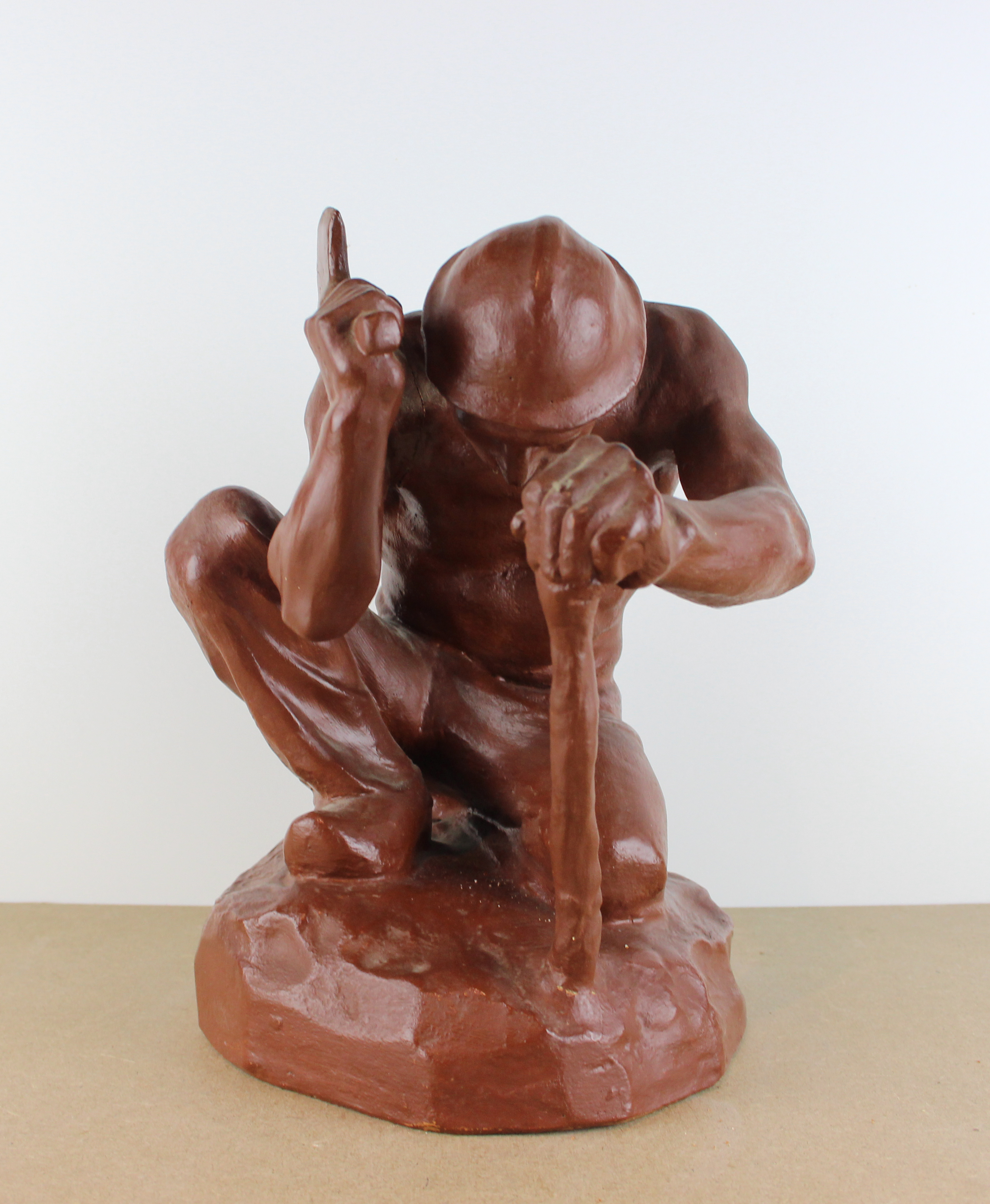 sculpture Le houilleur a la hache Gobert Lon personnage,scne rurale  terre cuite  