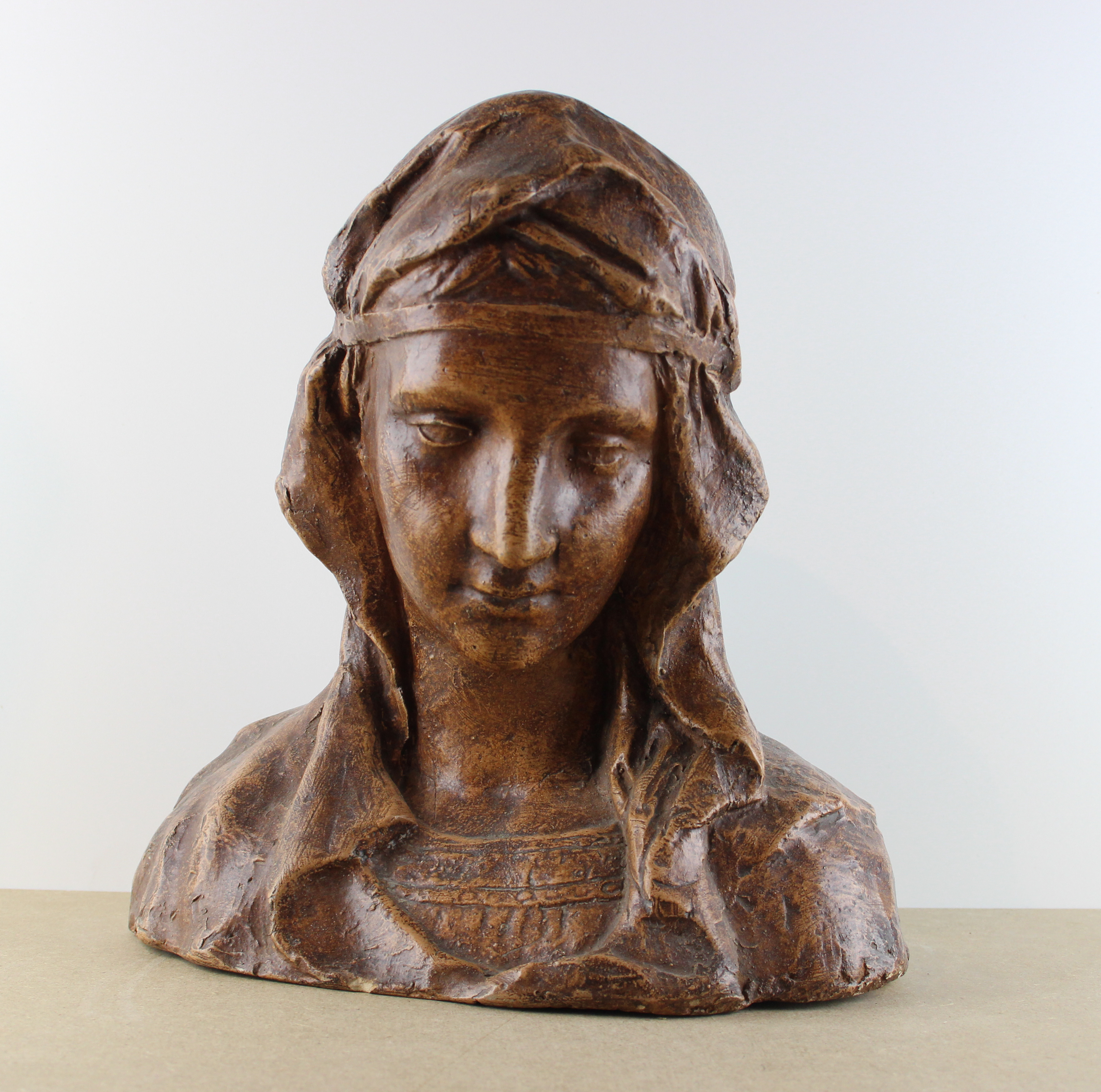 sculpture Buste de femme   personnage,portrait  terre cuite  