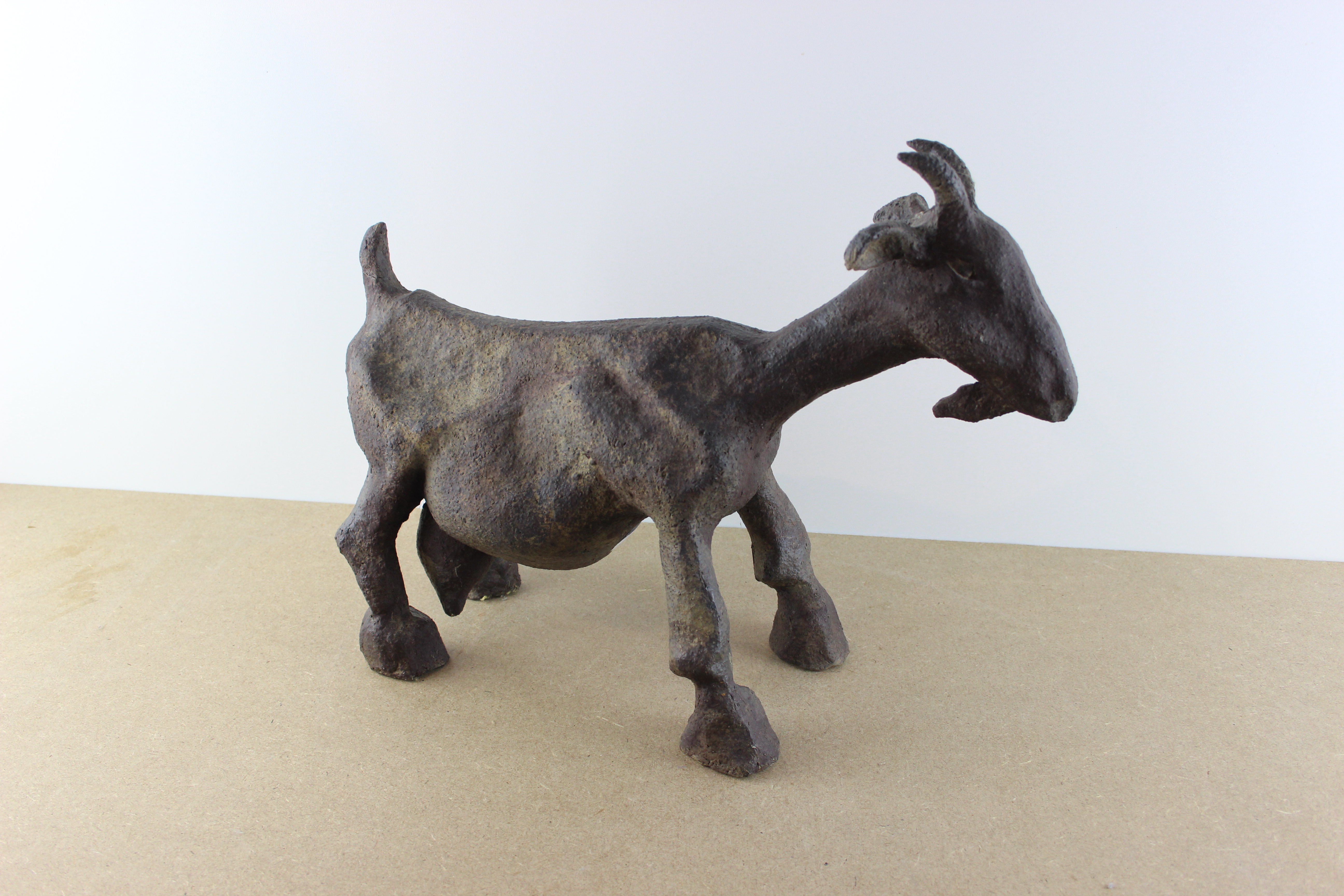 sculpture La chèvre Matagne Yvon animaux  terre cuite  